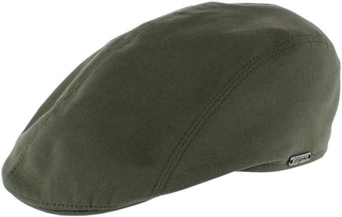 "Classic men's cap in a dark navy color with a rounded brim, featuring a structured crown and a small, embroidered logo on the front. The cap is shown from a slightly angled view to highlight its shape and details."